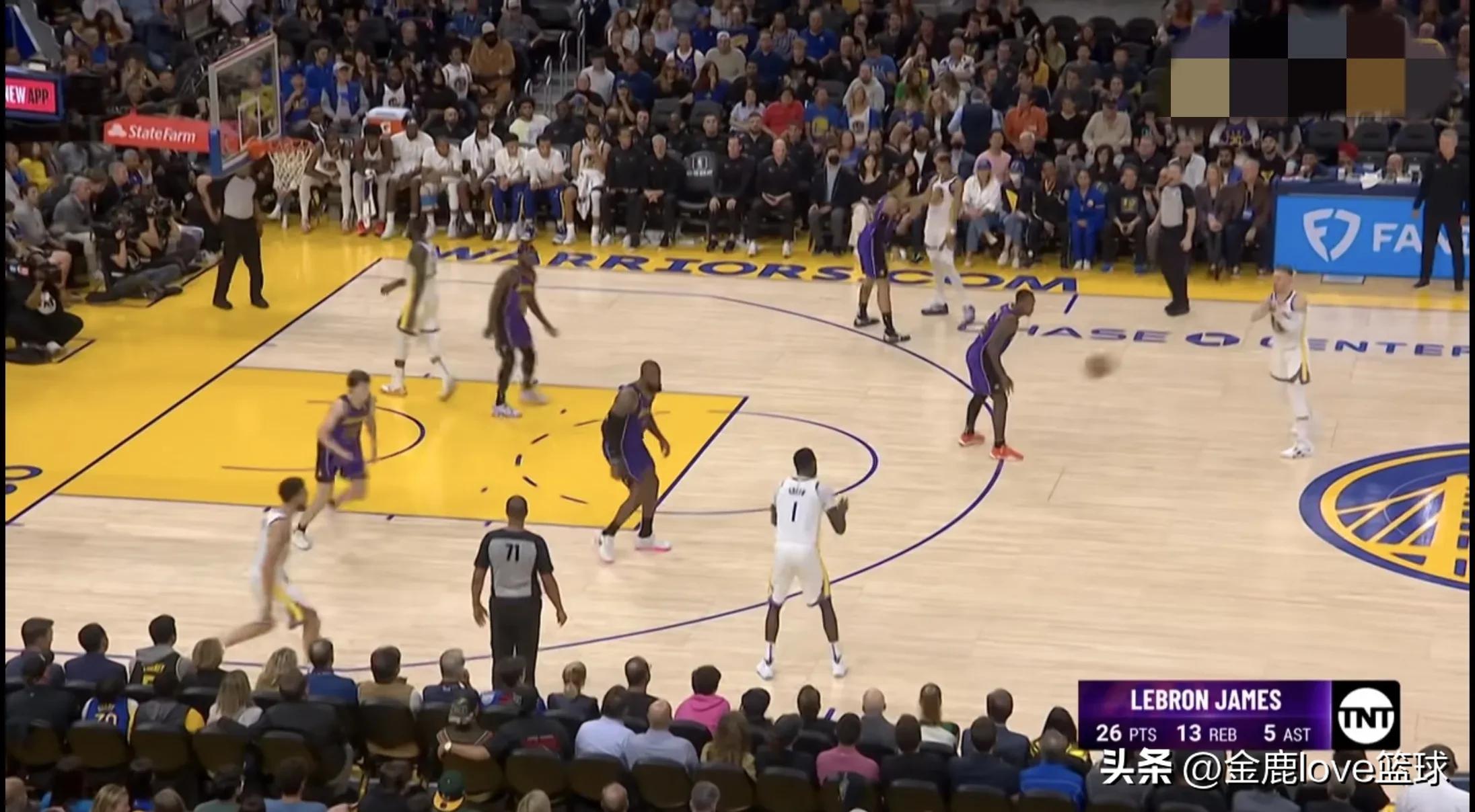 nba比賽直播視頻直播免費</h2>

<p>　　正在進行:</p>

<p>　　第四節開始，湖人隊打了勇士6-2，目前得分，湖人77-93勇士請求暫停，比賽還有9分多鐘。</p>

<p>　　老詹砍下28分14籃板5助攻</p>

<p>　　直播<img alt=