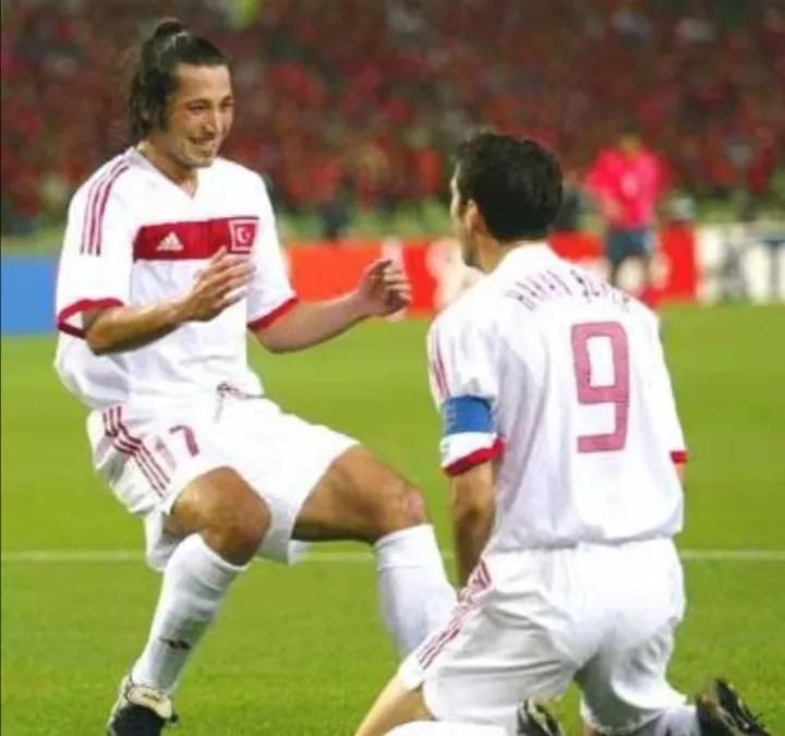 土耳其2002世界杯伊尔汗（2002韩日世界杯土耳其球星伊尔汗）