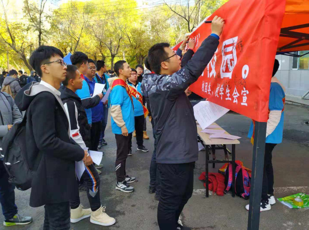 大学寝室“鬼屋”第一视角，“阴间宿舍”成焦点，学生直呼不敢住