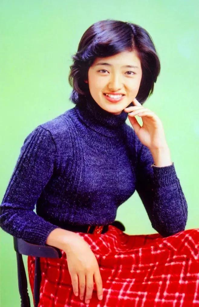 山口百惠，25张精美的照片