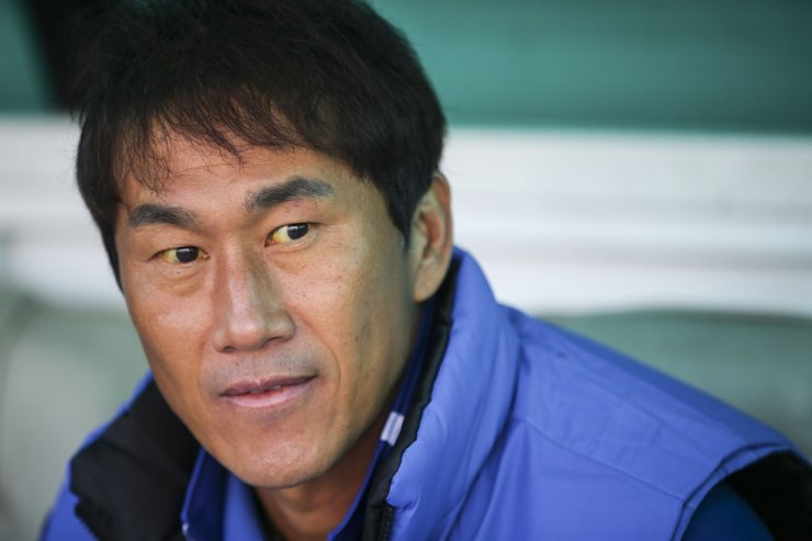 世界杯对阵列表图2002（韩国02世界杯将帅齐聚！希丁克变化太大 昔日核心左眼失明+已去世）