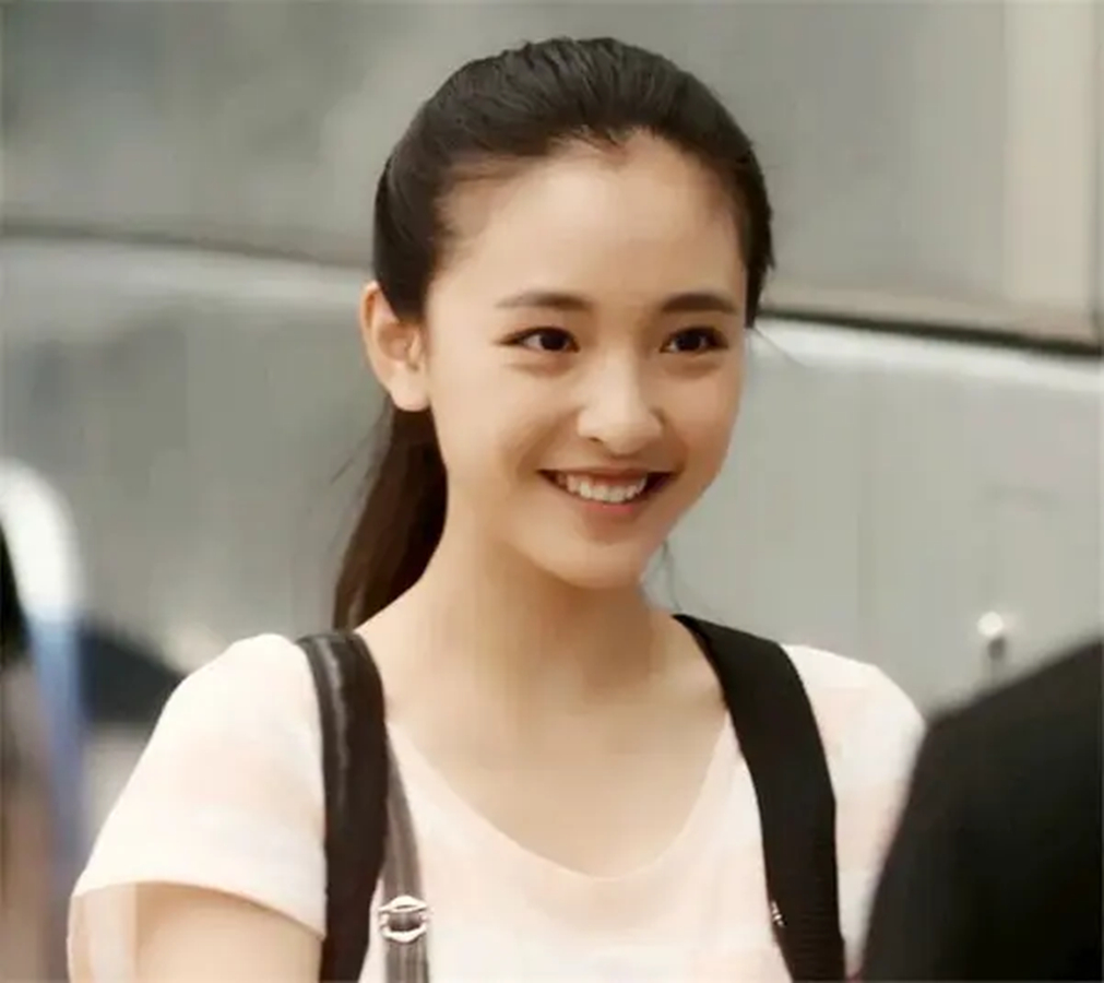 刚出道惊为天人，红了却灵气全无，娱乐圈就这么毁美人？