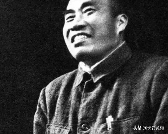 开国元帅共有10人，仅有4人被称为“老总”，他们分别是谁....