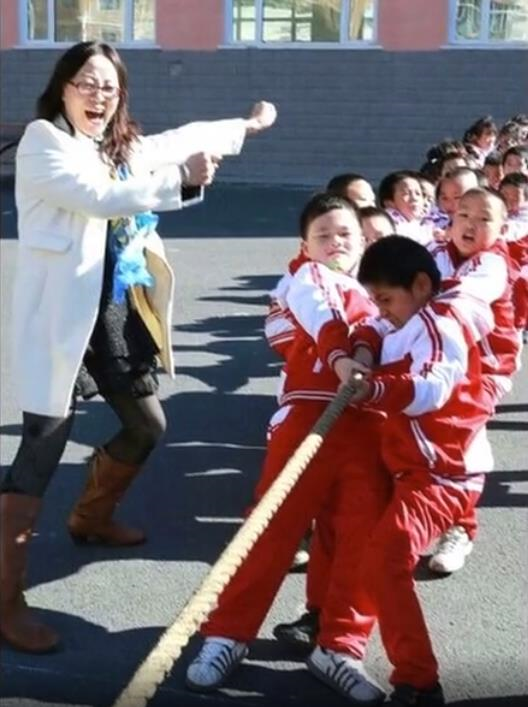 篮球记录表填写模板(「我的初中生活」阎烁宁《多彩的活动——记一次篮球比赛》（1）)