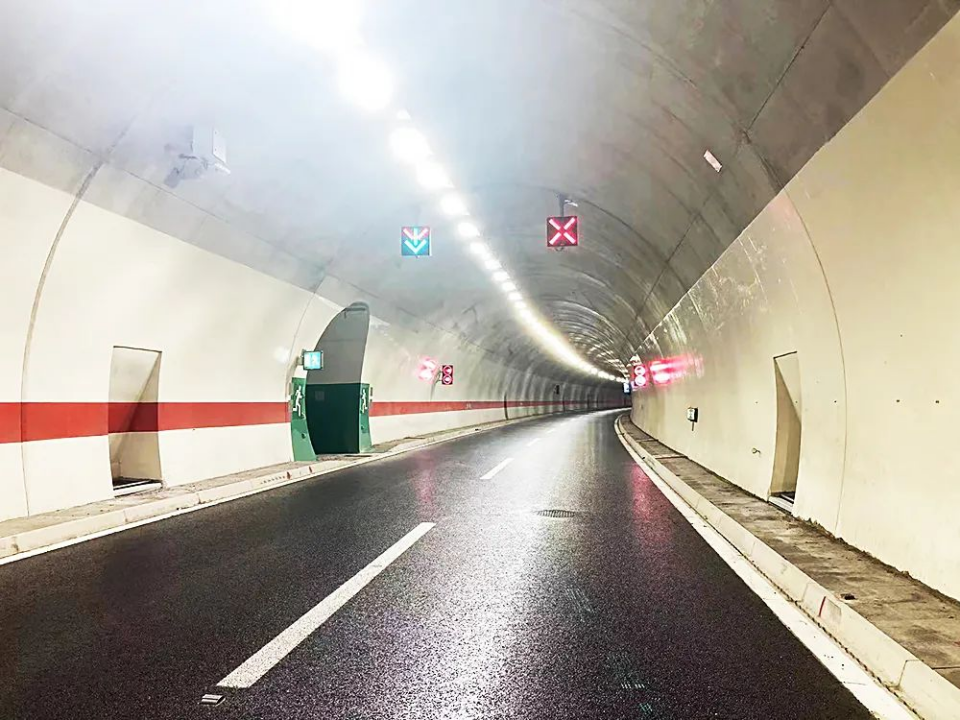 һһ·Ϻ˼40ɽϱٹ·