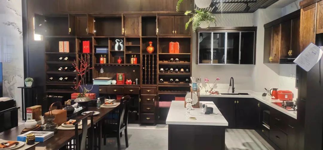 匠心品质，主打金丝楠木的“楠图雅”整装家居迎来终端大爆发