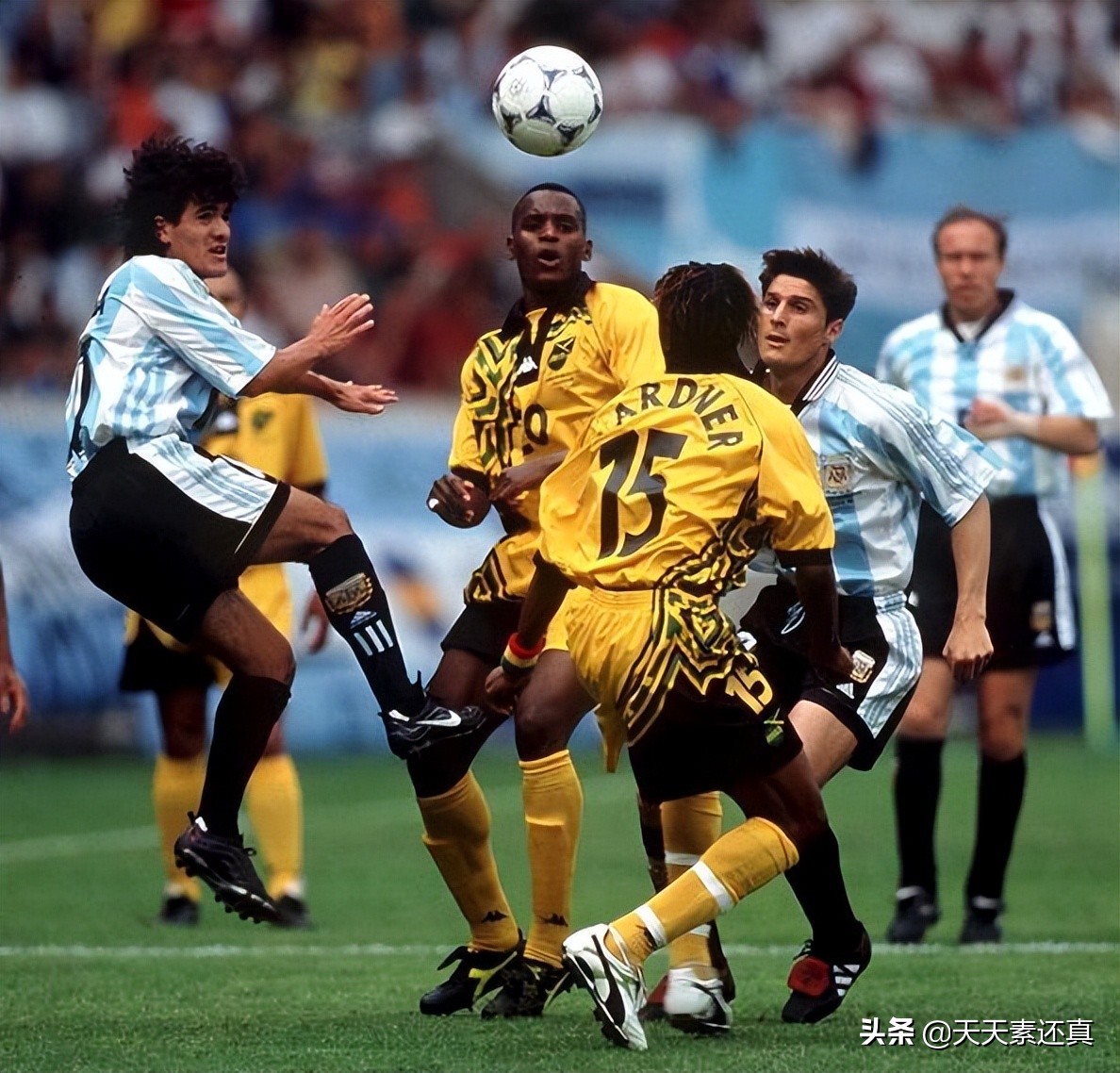 94世界杯小组赛阿根廷(阿根廷是世界杯新军的杀手，黑白时期也有一个新军杀手比他们还狠)