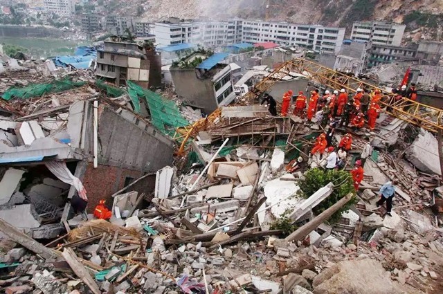 2008年汶川地震捐款排行榜：企业个人爱心捐助一览