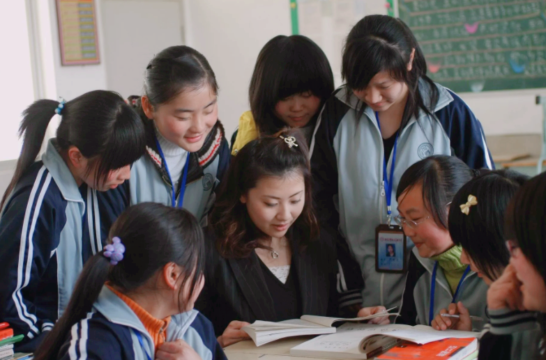 “民转公”基本敲定，民办教师的出路在哪里？这3个方向很不错