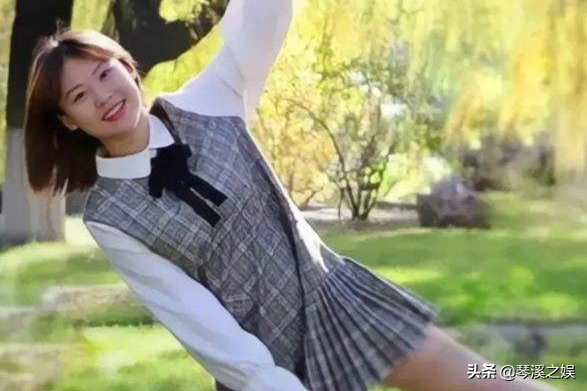 女学霸倒追北大“韦神”，两人性格截然相反，真心爱慕还是蹭流量