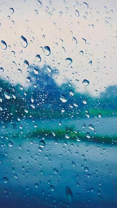 下雨天适合发朋友圈的文案