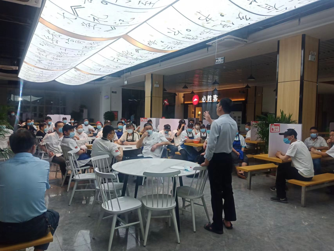 50位书记、院长进驻宿舍，一日三餐免费提供！疫情突袭，郑州大学这样做！