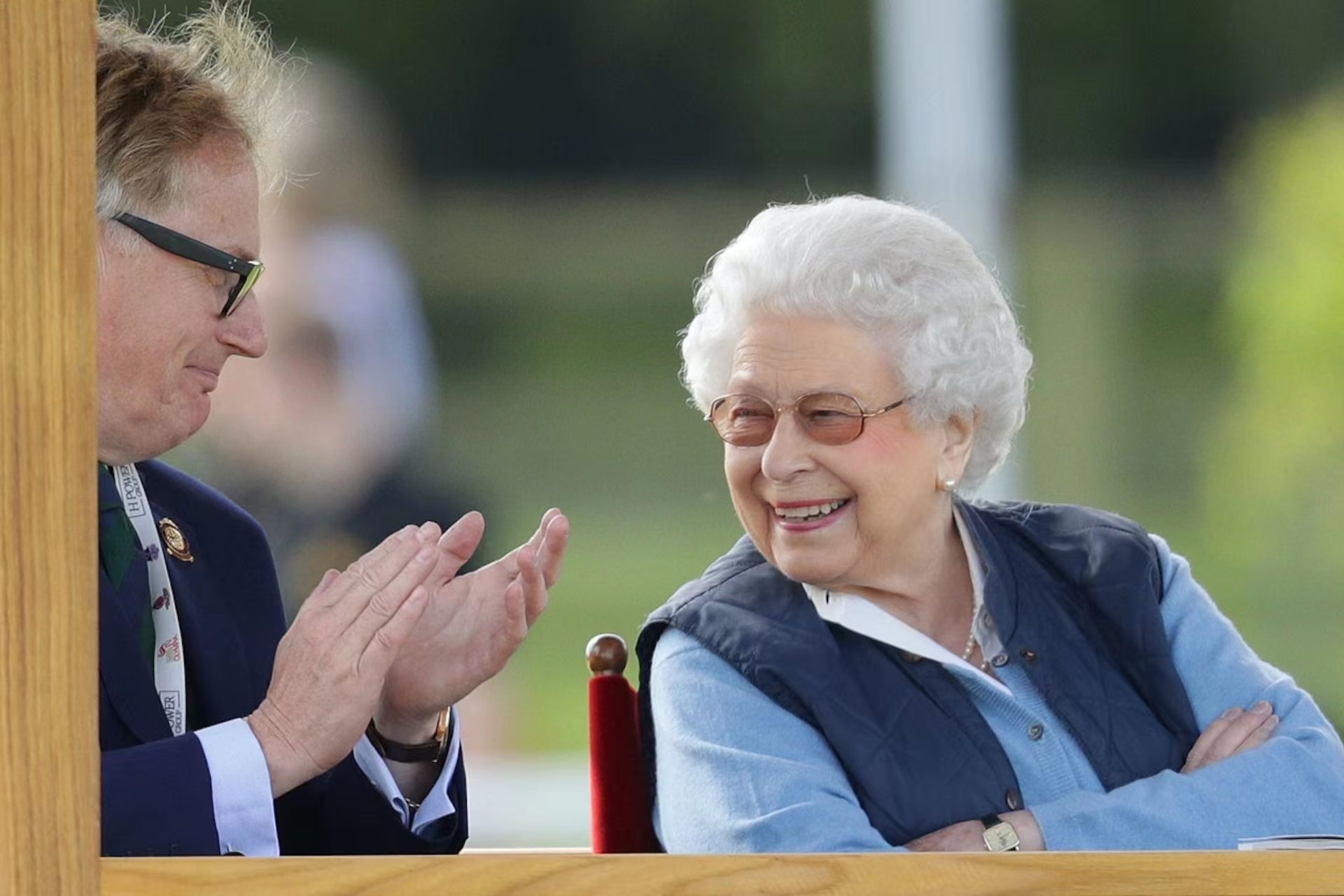 英国世界杯身价(英国女王离世，在位70年身家三十亿，靠赛马狂赚千万私房钱)