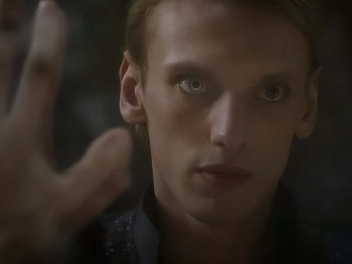 《暮光》金发吸血鬼被封为最帅魔王，出演《怪奇物语》颜值更无敌