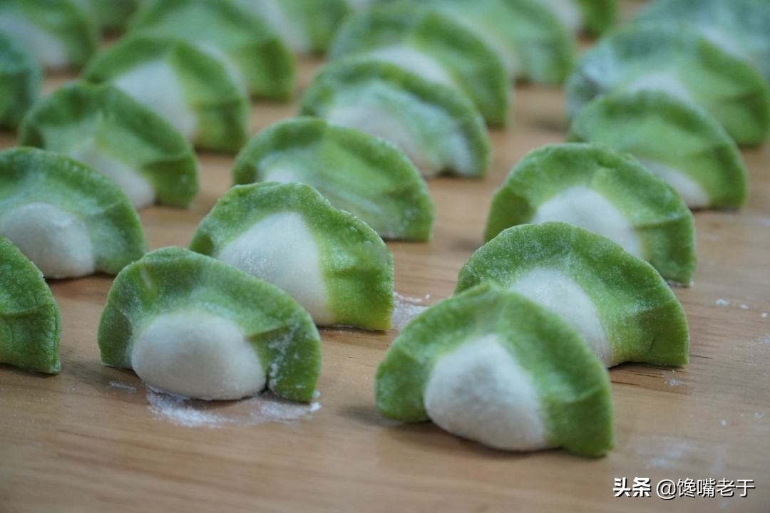 调白菜馅饺子，最忌用盐杀水，十几年老配方告诉你，饺子馅鲜多汁