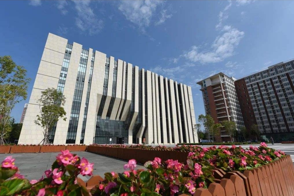 一所越来越“冷清”的985大学，学生不愿报考，遇山体滑坡式下降