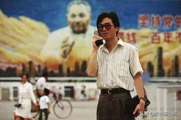 从“世界工厂”到“桃色之都”，东莞三十年来经历了什么？