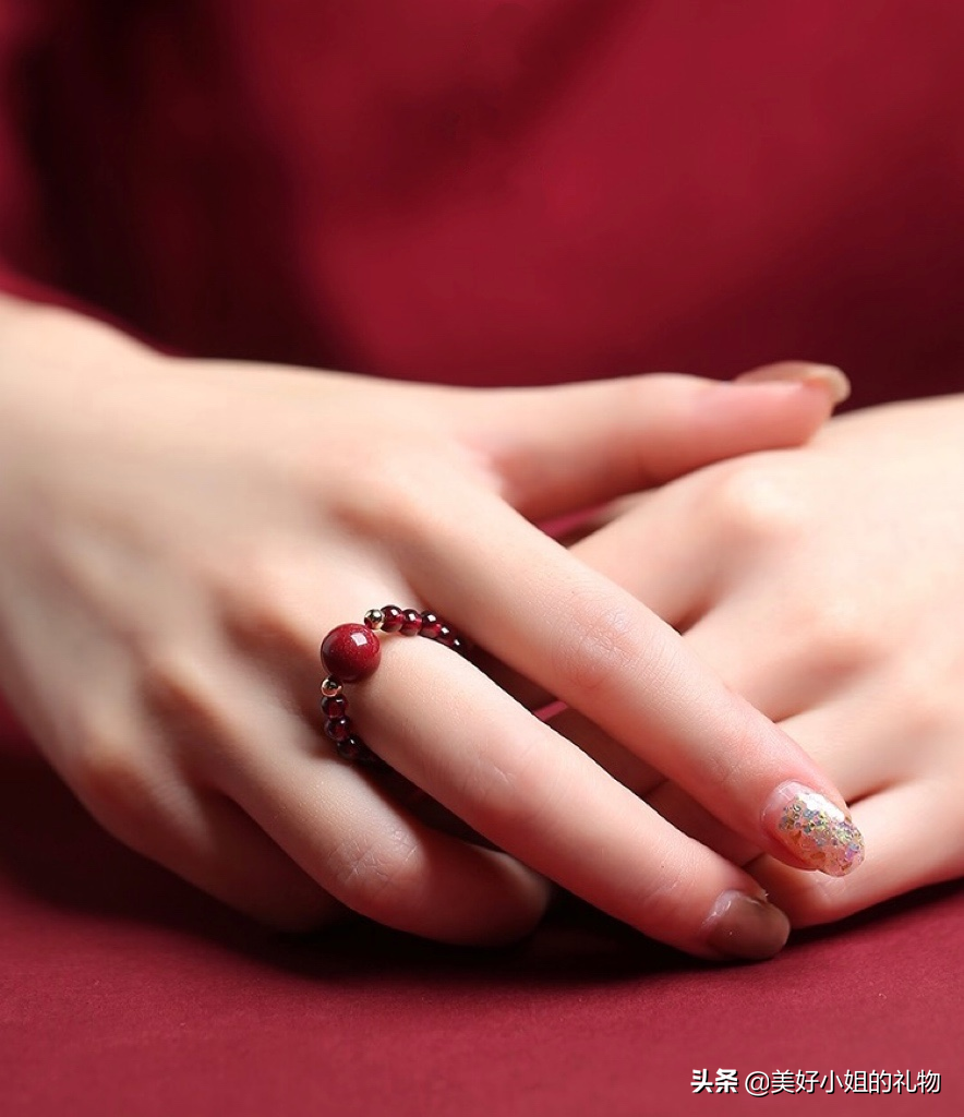 母亲节礼物系列I 细数我私藏的宝藏首饰，千元不到让妈妈闪耀起来