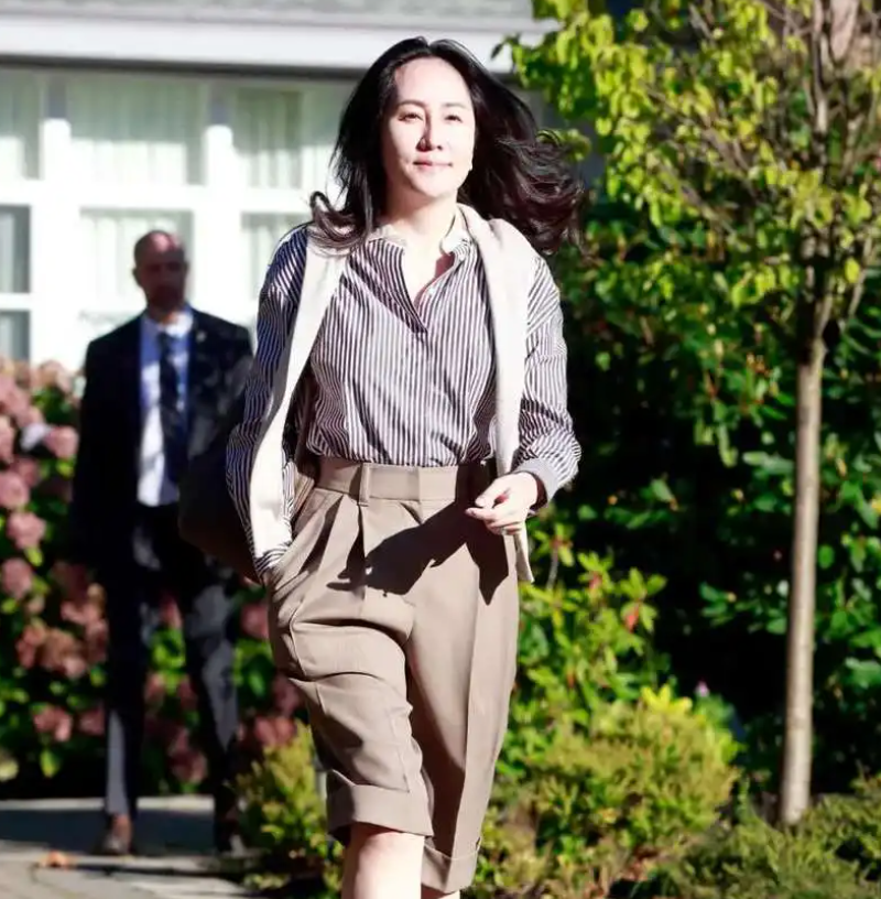 孟晚舟:2段婚姻4个孩子,现任丈夫1000多个日夜不离不弃