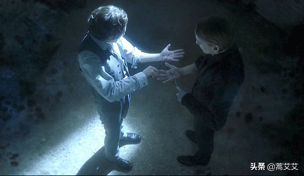 邓布利多的“同性爱人”只是幌子，格林德沃的真实目的你知道吗？