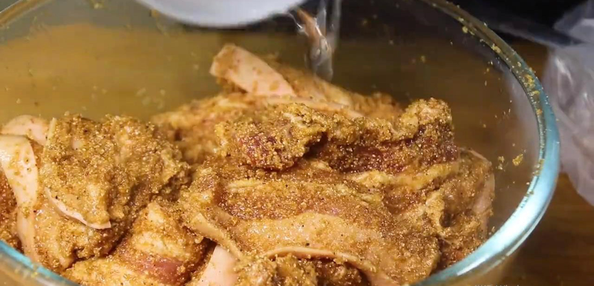 粉蒸肉怎么做（粉蒸肉好吃有诀窍，教你详细的做法与配方，软糯鲜香，营养又美味）