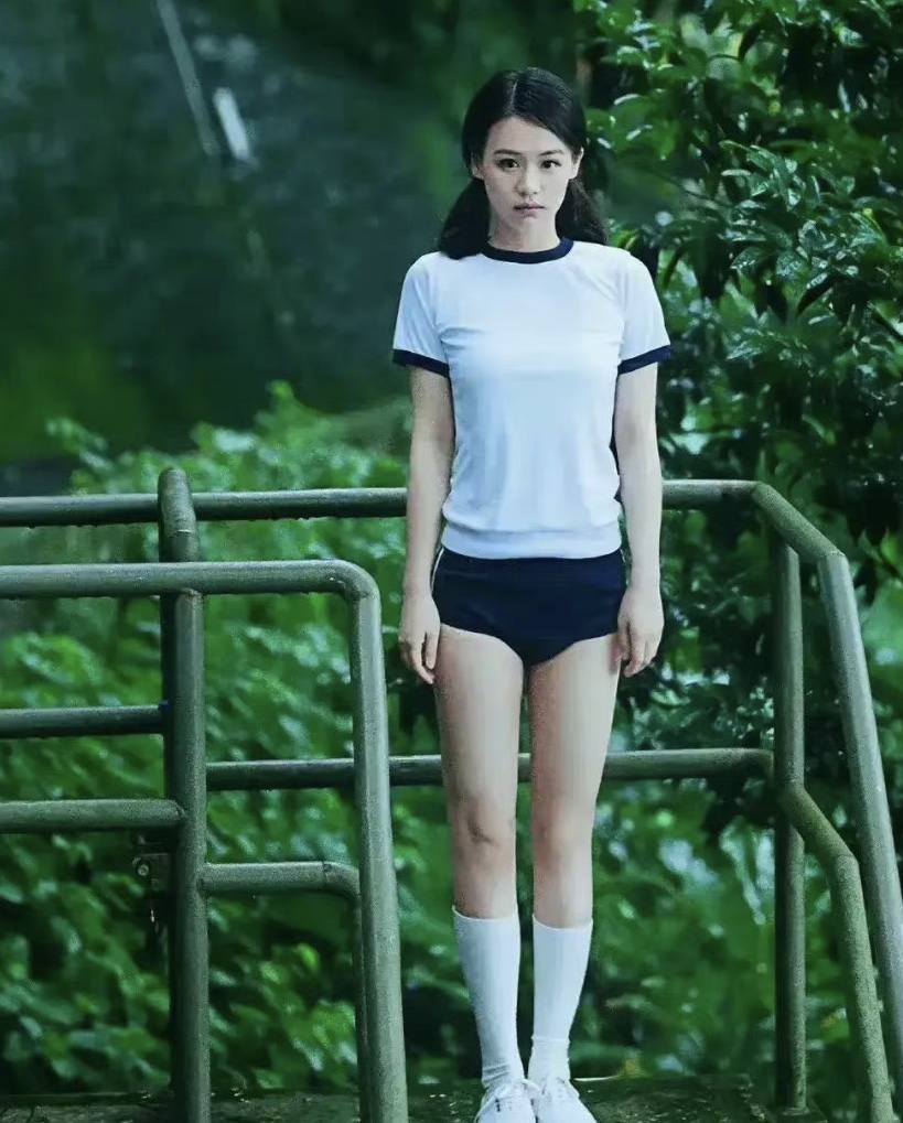 刚出道惊为天人，红了却灵气全无，娱乐圈就这么毁美人？