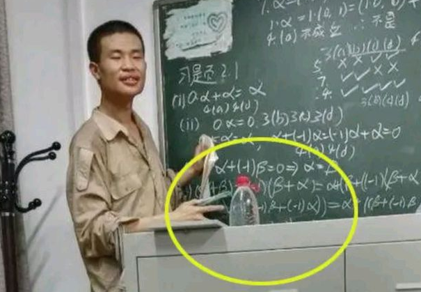 北大韦东奕月开销300元，被讽刺买不起房，真实收入打脸网友