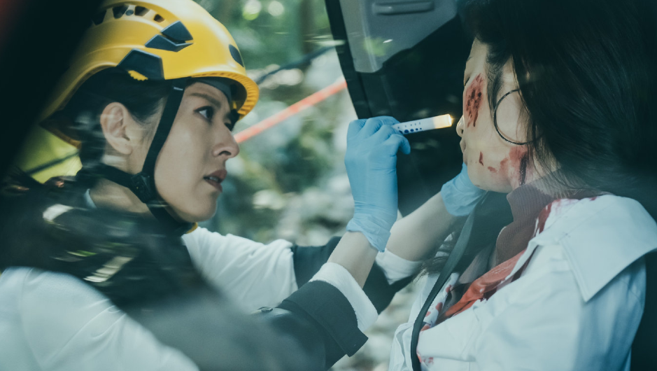 酗酒厌世女被当成垃圾甩下车？天之娇女自暴自弃，观众直呼太可怜