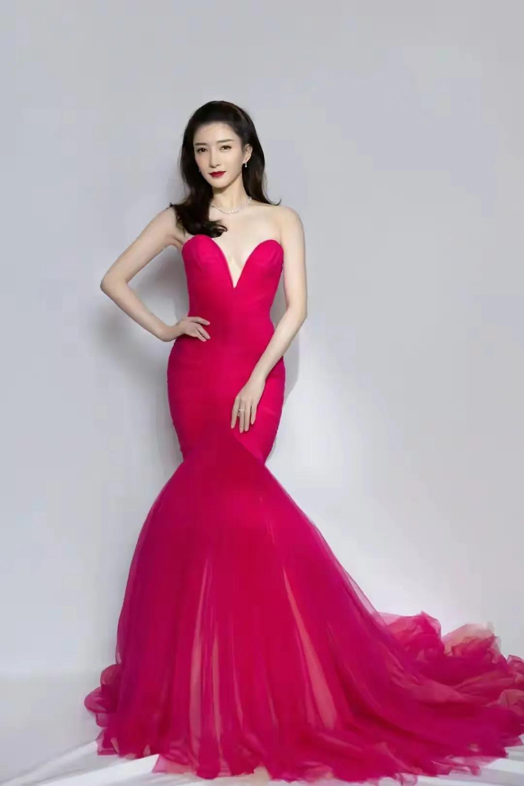 张天爱、杨幂杂志大片，清纯唯美，炫彩多姿