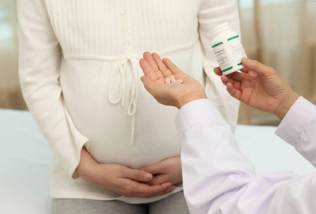 妈妈怀孕后，4种维生素需要量增多，不及时补充会影响胎宝健康
