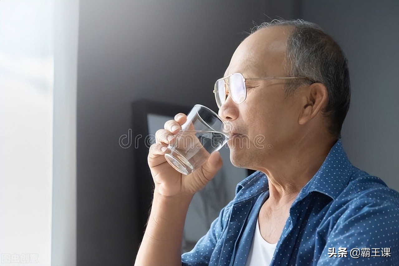 女人退休后，推荐这4种工作，时间不仅空闲，收入还很高