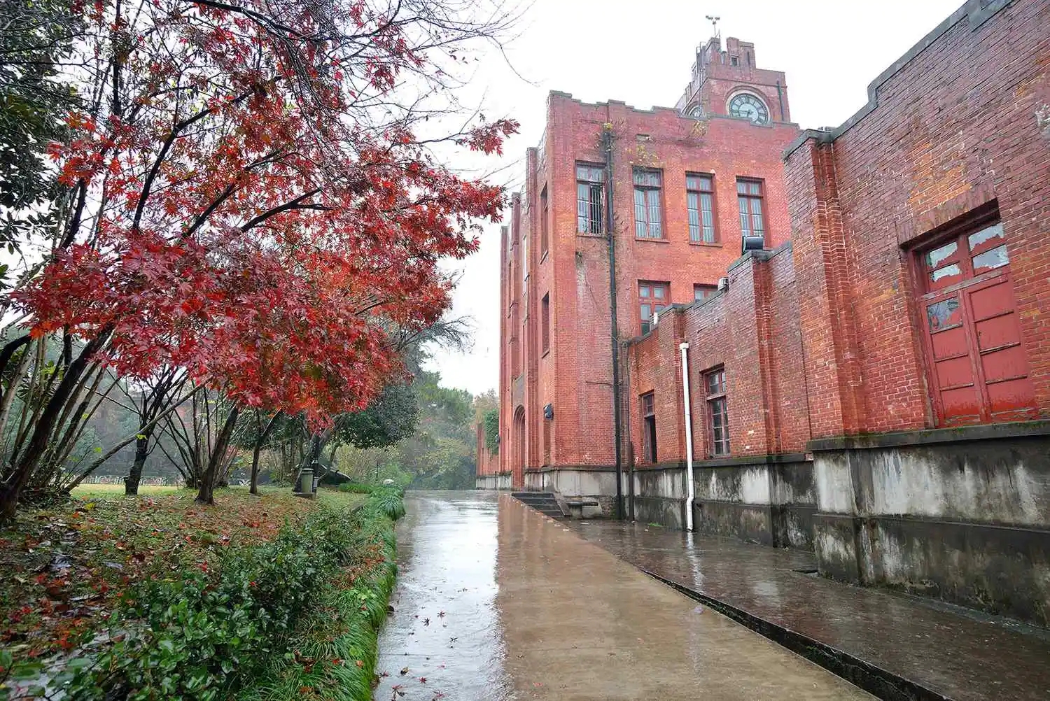 浙江大学占地面积多少亩（浙江大学占地面积有多少亩）-第3张图片-华展网