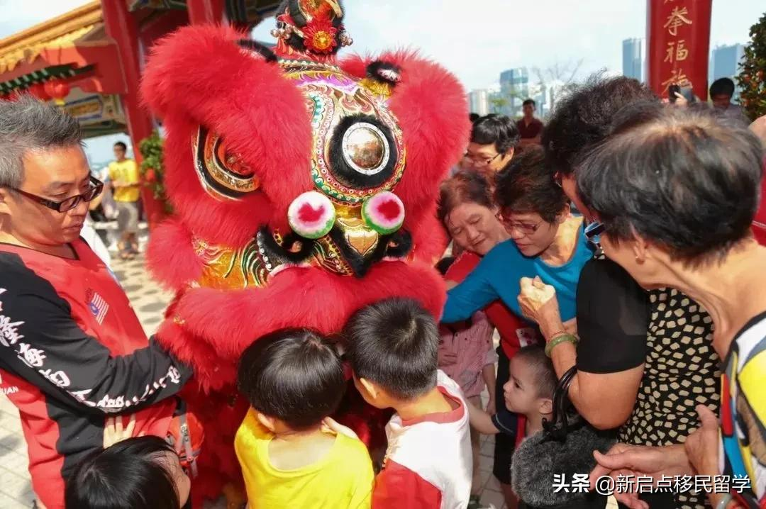 百年前，第一批在海外生活的华人移民，是怎么过年的？