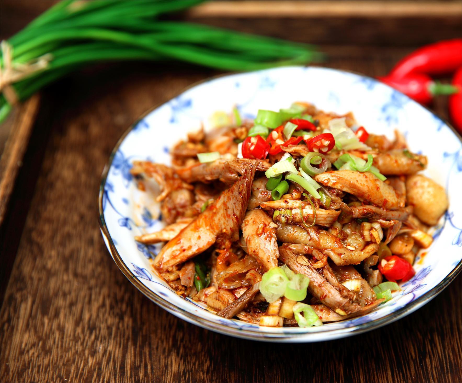 【营养解馋的凉拌鸡腿肉】做法步骤图 美味过瘾 一大盘都不够-起舞食谱网