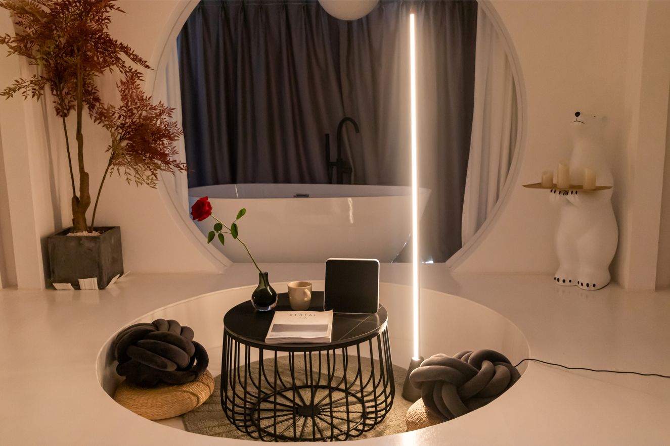 小米有品众筹发光“金箍棒”，智能转体不占地，堪称氛围制造机