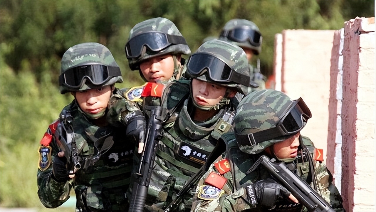 东北虎部队空军特种部队:雷神突击队雷神突击队成立于2011年,成立时间