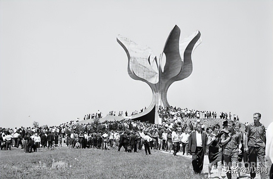 巴尔干土地上的无声呐喊 | Spomenik纪念碑考