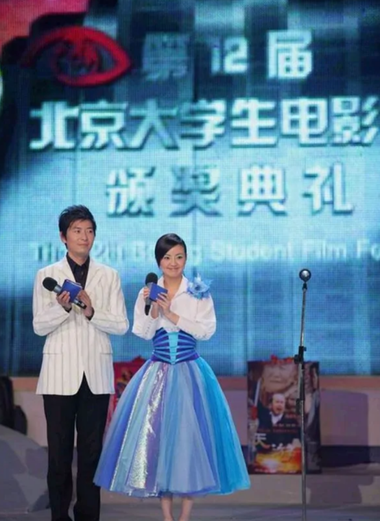 至今还单身的8位央视女主持人，情史个个简单，最大57岁最小29岁