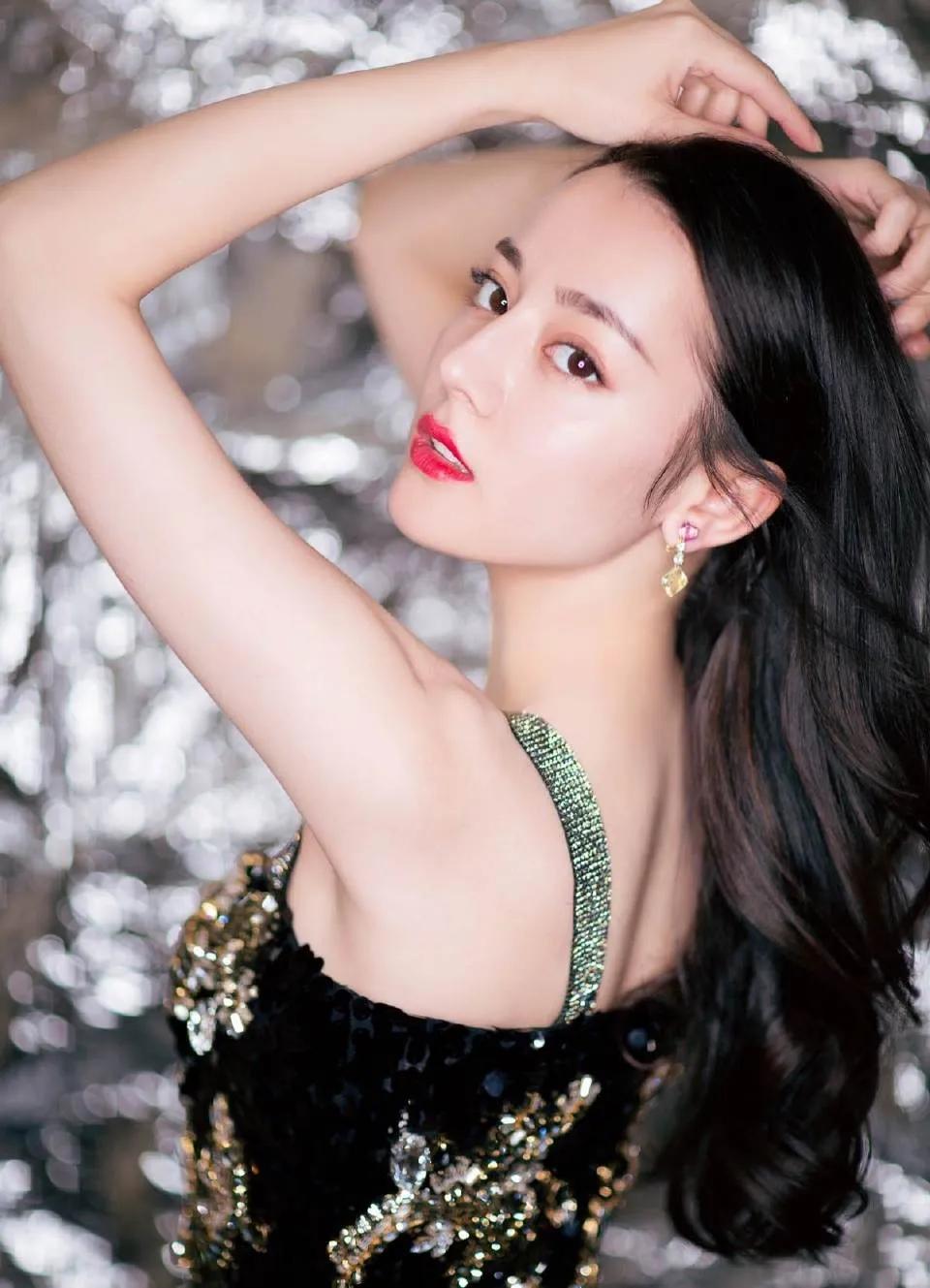 迪丽热巴2022最美靓照，女神总是百变的