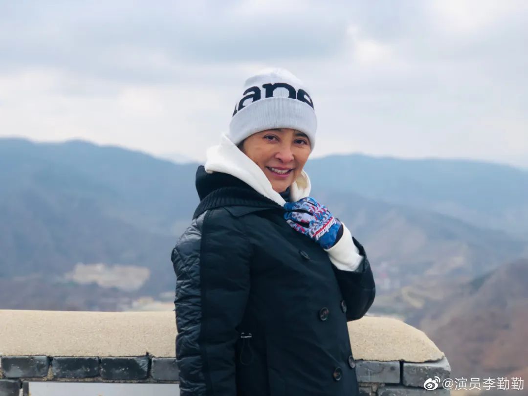 她是演艺圈最泼老戏骨，三嫁老外离婚，如今59岁未婚独居北京豪宅