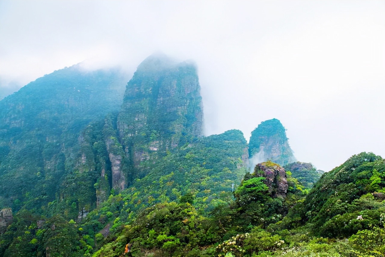 瑶山深处的旖旎风光，在这里看云海翻涌，不容错过的圣堂胜景