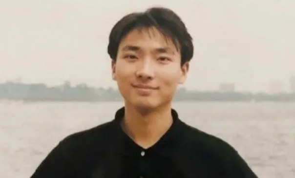 高考险被顶替，康辉：如果没有父亲的奔走，我的人生必定要被改写