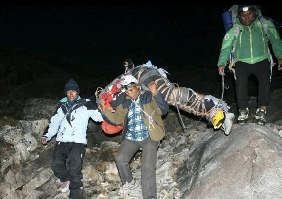 珠穆朗玛峰著名的遗骸"绿靴子",死亡20多年,为何无人敢安葬?
