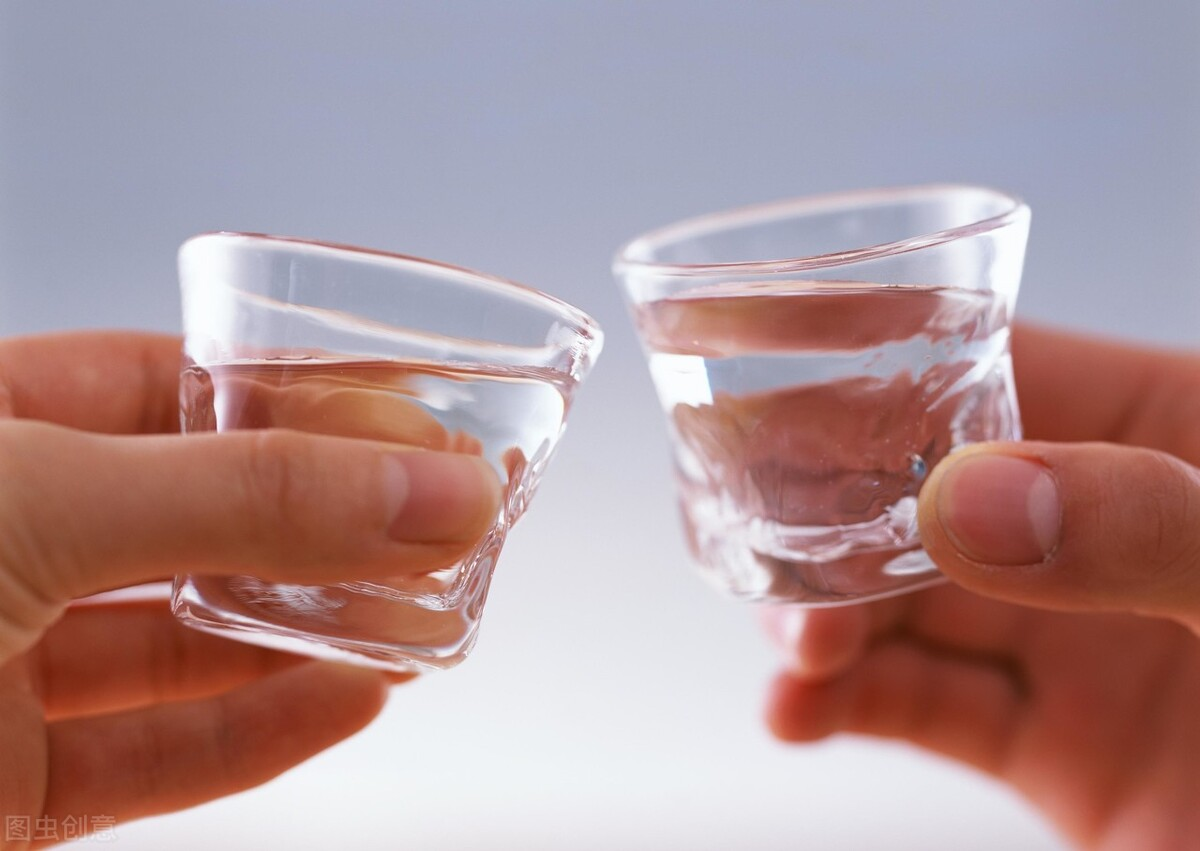酒局说话技巧大全：喝酒说话的万能公式都在本文中