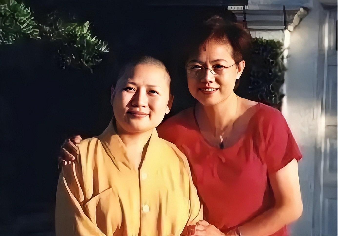 "歌坛女王"李娜,不顾亲人痛苦哀求执意出家,25年后过得如何?