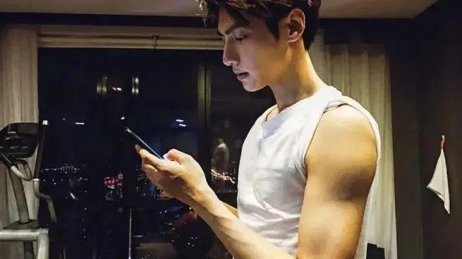 杨洋连删两条差评官方都看不下去!演技拉胯还不听人劝,风评猛跌