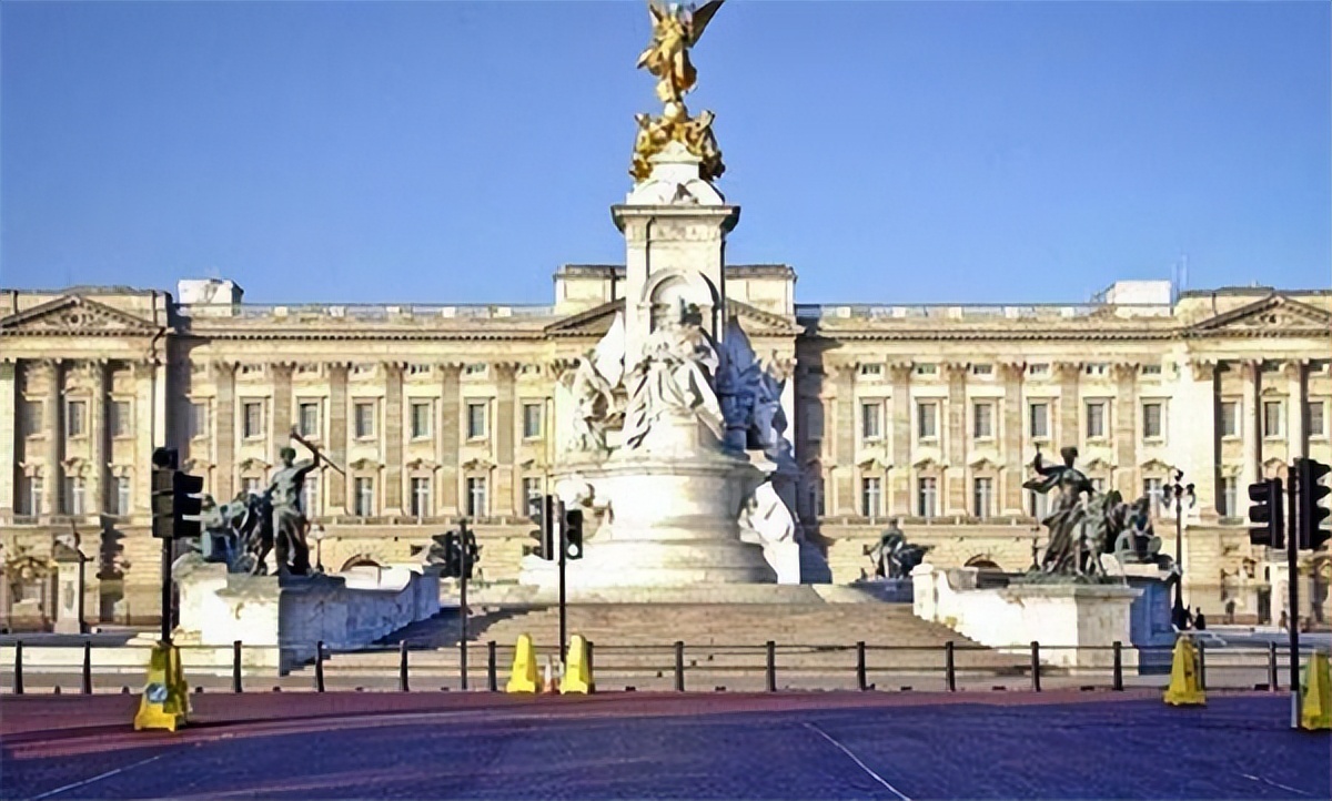 世界最大的宫殿是什么宫殿（世界上最大的宫殿是哪）-第7张图片-昕阳网