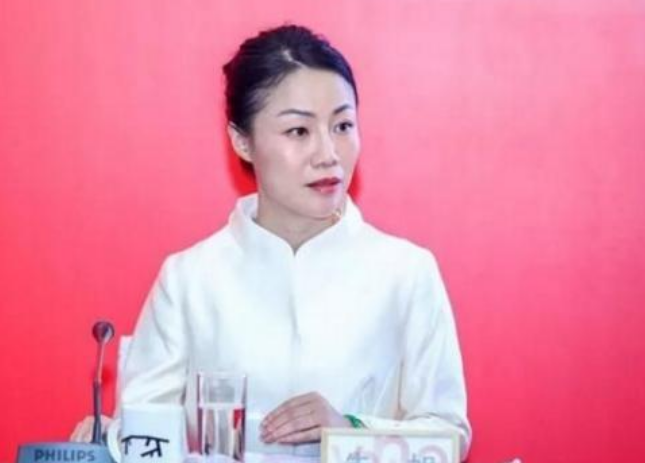 朱旭：2016年进万科，年薪849万，年终奖1000万，如今46岁仍未婚