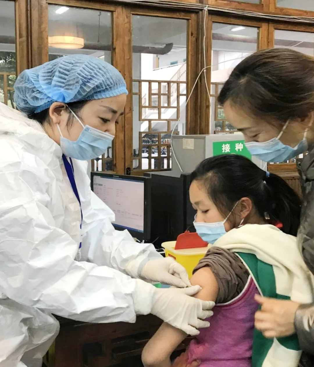 成都市双流区棠湖小学：积极接种新冠疫苗 构建校园防疫之城