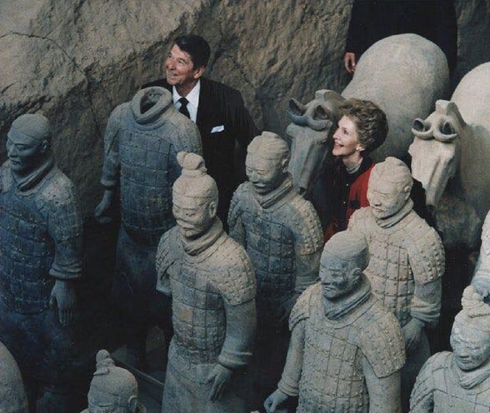 30张图看世界：越南女兵宿舍内叠被子，朝鲜阅兵的女兵方阵